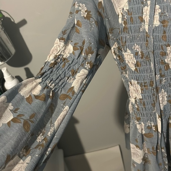 American Eagle Outfitters Small top E - Picture 4 of 8